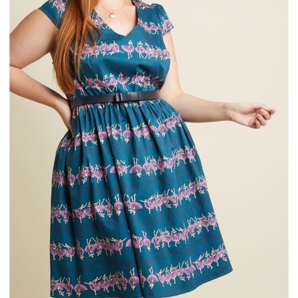 ModCloth Dresses & Skirts - MODCLOTH FRONDESCENT FETE A-LINE IN BALLERINA